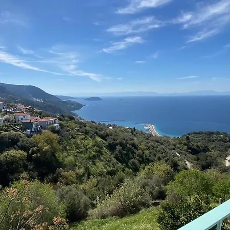 The Balcony * גלוסה