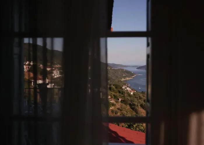 The Balcony * Glossa