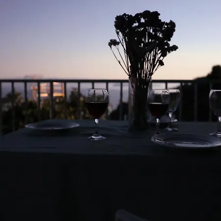 بيت للعطل The Balcony